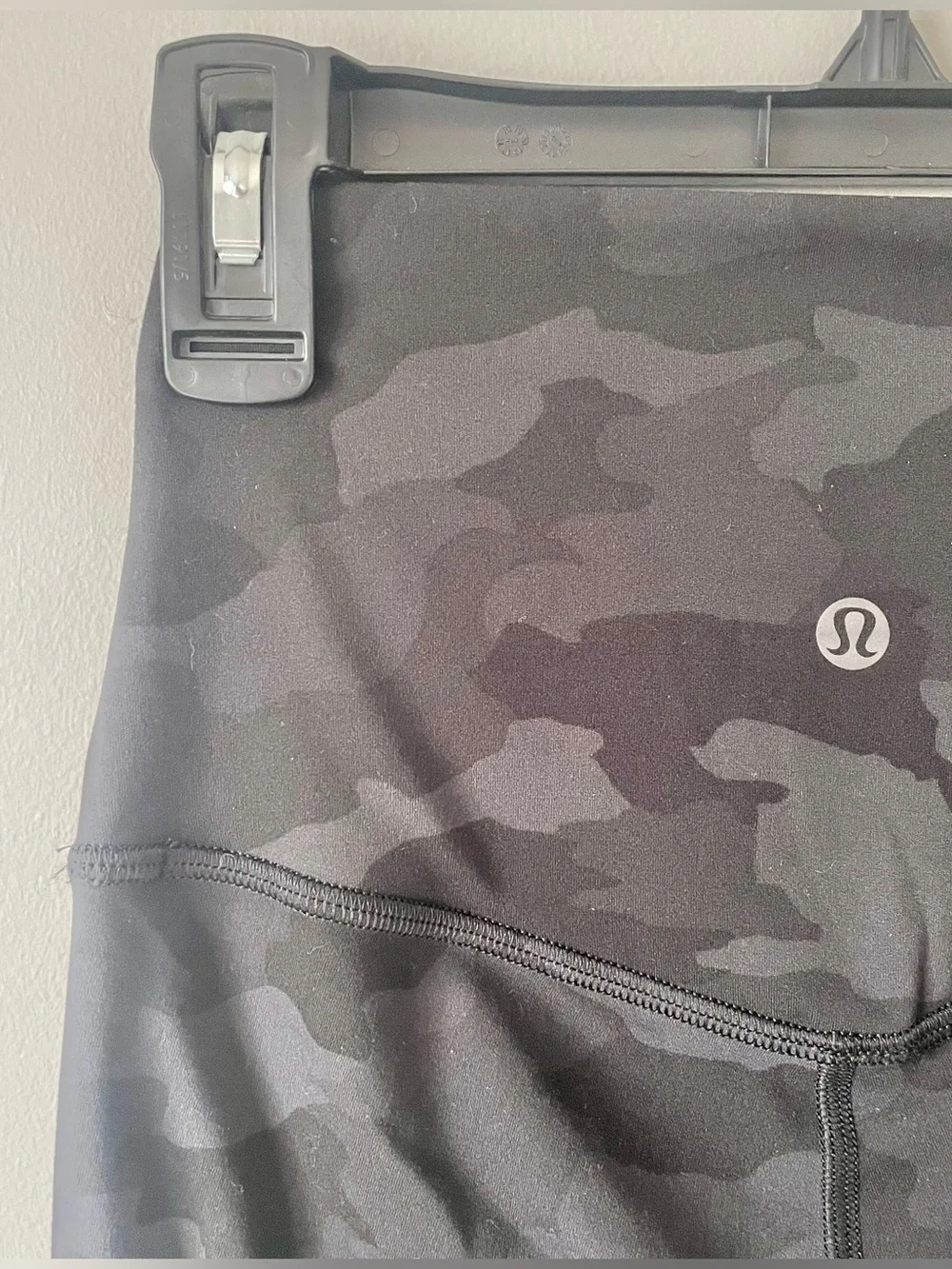 Lululemon Align High-Rise Women’s Leggings 28in Camo Deep Coal Size 2 EUC 128$